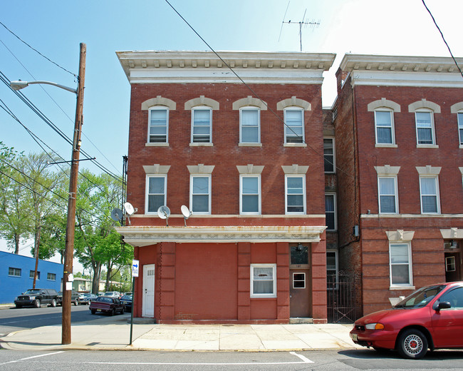 187 Midland Ave in Kearny, NJ - Building Photo - Building Photo