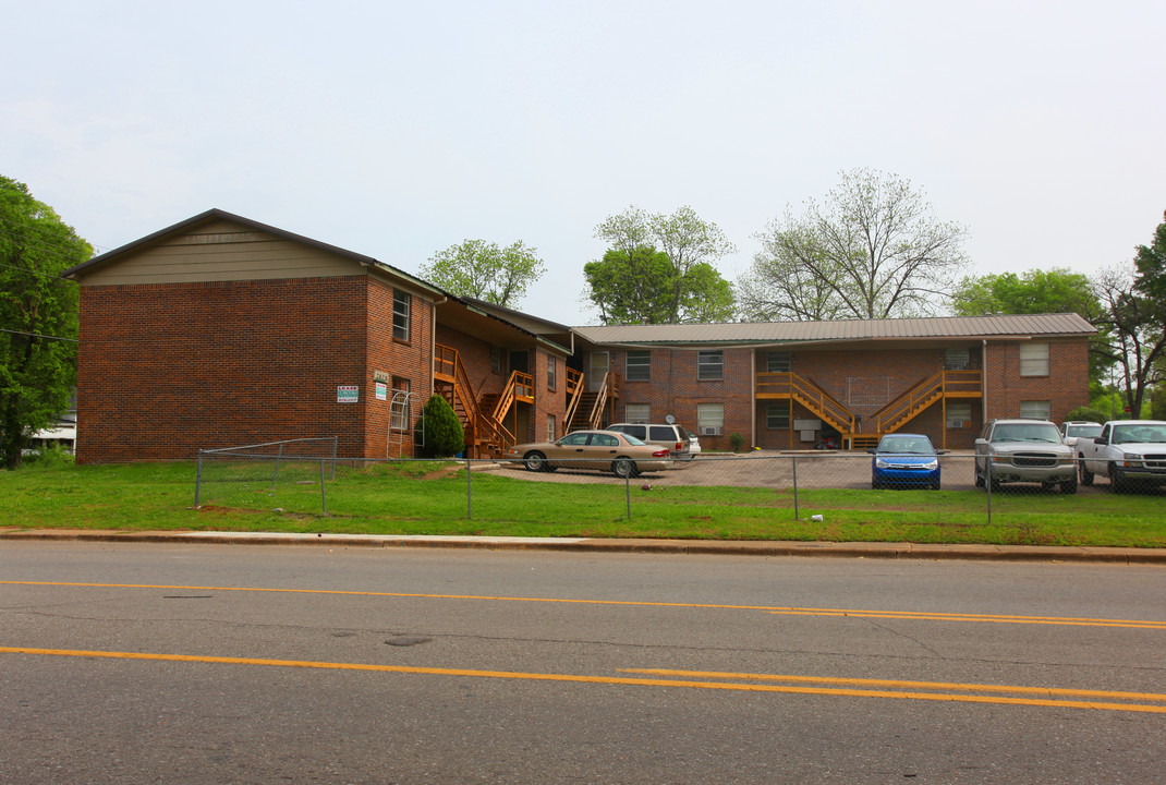 Bon Villa Apartments in Birmingham, AL - Foto de edificio