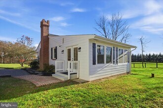 18685 Haps Ln in Purcellville, VA - Building Photo - Building Photo