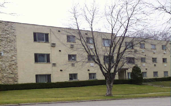 Mundelein Apartments in Mundelein, IL - Building Photo - Building Photo