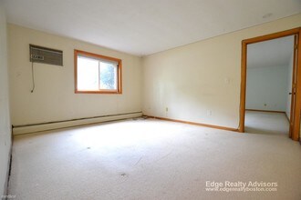 20 Jacqueline Rd-Unit -Apt B in Waltham, MA - Foto de edificio - Building Photo