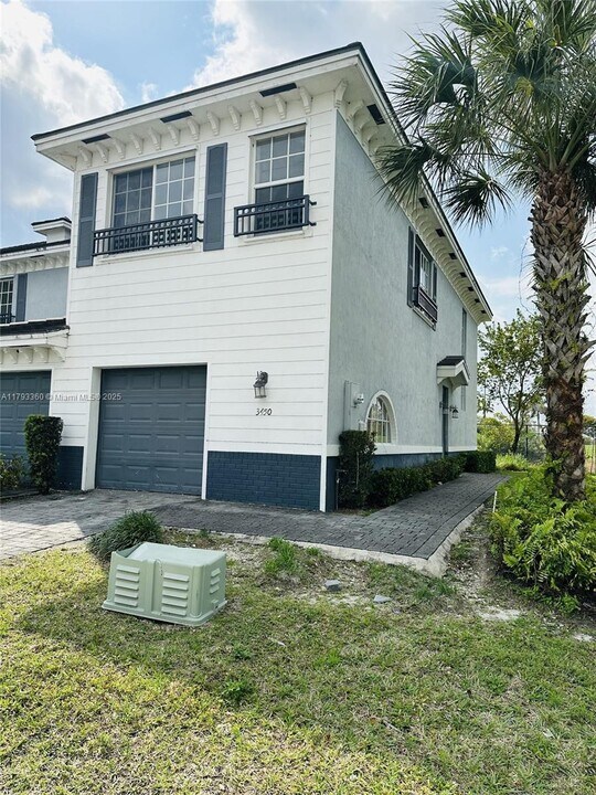 3450 NW 13th St in Lauderhill, FL - Building Photo