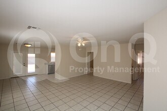8141 E Onza Ave in Mesa, AZ - Building Photo - Building Photo
