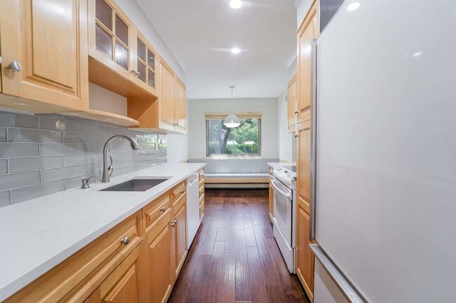 13 Bayberry Ln in Rye Brook, NY - Building Photo - Building Photo