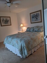 6003 SE Riverboat Dr in Stuart, FL - Foto de edificio - Building Photo