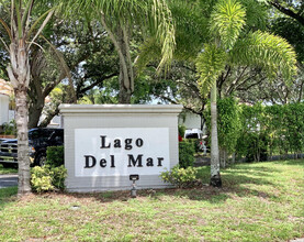 7890 Lago Del Mar Dr in Boca Raton, FL - Building Photo - Building Photo