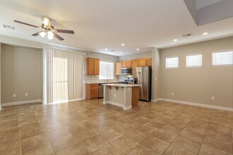 5291 Railroad River Ave in Las Vegas, NV - Foto de edificio - Building Photo