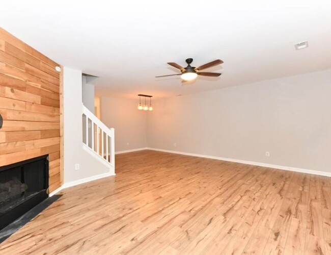 3757 Winborne Ln in Greensboro, NC - Building Photo - Building Photo