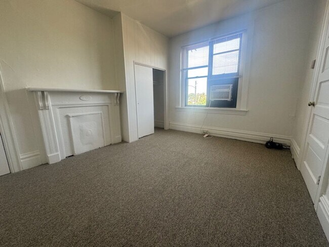 5106 Baum Blvd in Pittsburgh, PA - Building Photo - Building Photo