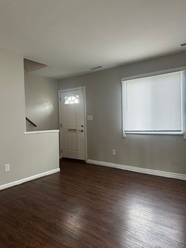 2957-2959-2959 E 11th Ave in Columbus, OH - Building Photo - Building Photo