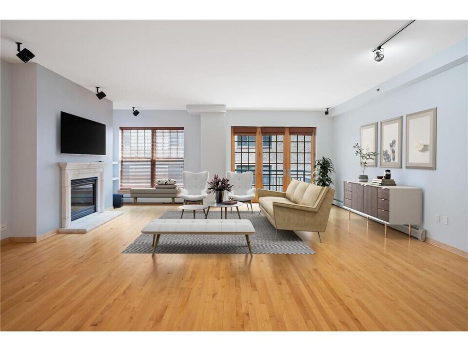 408 N 1st St-Unit -502 in Minneapolis, MN - Building Photo