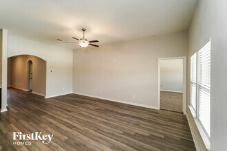 6411 Thorpe Holw in Converse, TX - Building Photo - Building Photo