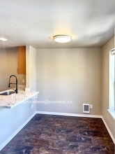 428 Burnett Ave S in Renton, WA - Building Photo - Building Photo