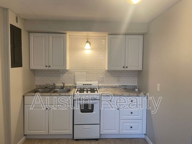 8630 Burton Ave in St. Louis, MO - Building Photo - Building Photo