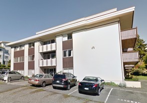White Sands Apartments in White Rock, BC - Building Photo