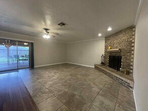 447 El Toro Ln in Webster, TX - Building Photo - Building Photo