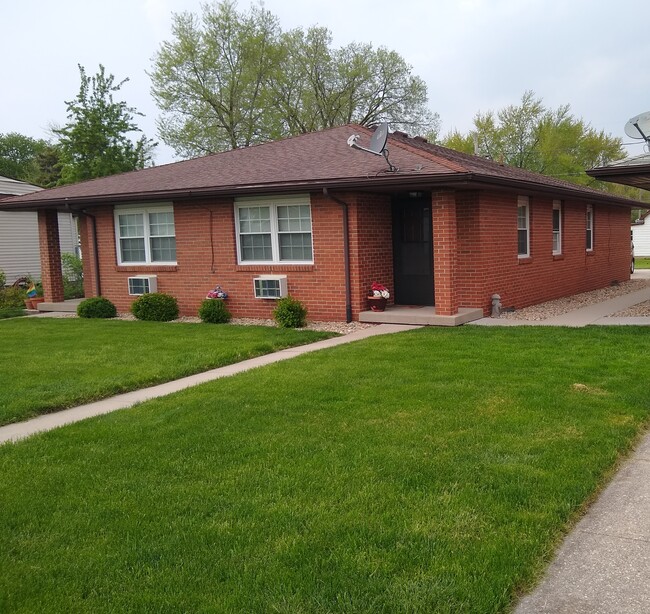 607 W North St in Pontiac, IL - Building Photo - Building Photo