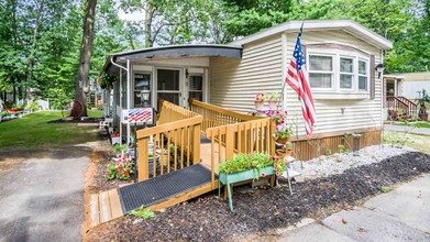 Town & Country Mobile Village in Traverse City, MI - Building Photo - Building Photo