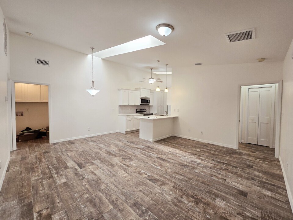 1433 SW 51st Ln-Unit -#99 in Cape Coral, FL - Building Photo