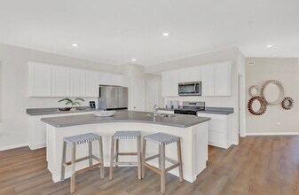 2256 Horseshoe Cir in Naperville, IL - Building Photo - Building Photo