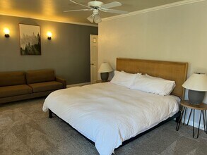 24172 Zurich Dr in Crestline, CA - Building Photo - Building Photo