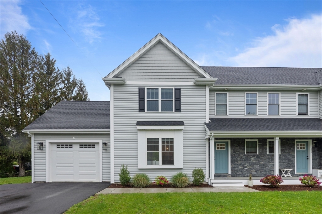 413 South St in Foxboro, MA - Building Photo