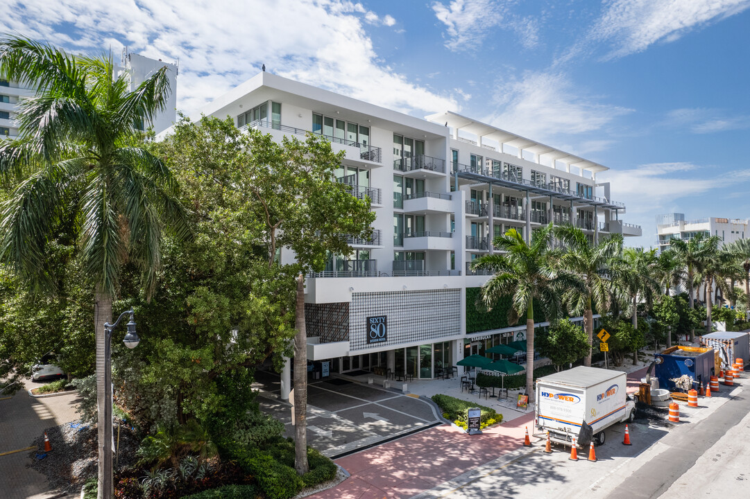 6080 Design Hotel Condos in Miami Beach, FL - Foto de edificio