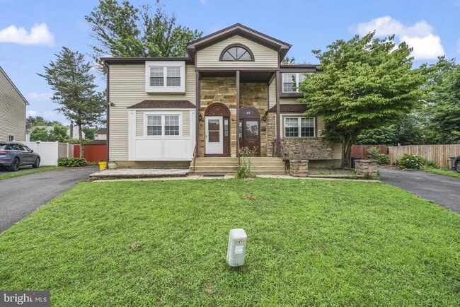 property at 21 Jeremy Dr