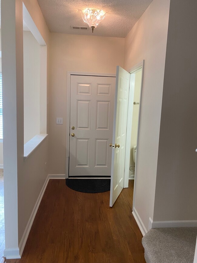 102 Watertree Ln in Apex, NC - Building Photo - Building Photo