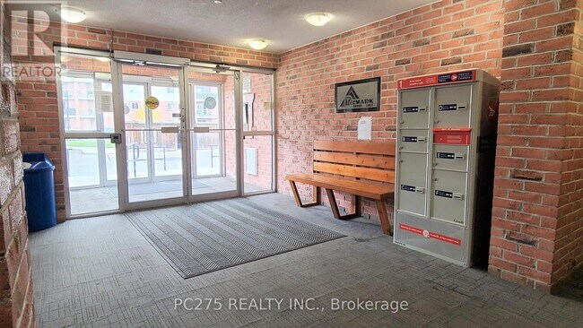 136 Conway Dr in London, ON - Building Photo - Building Photo