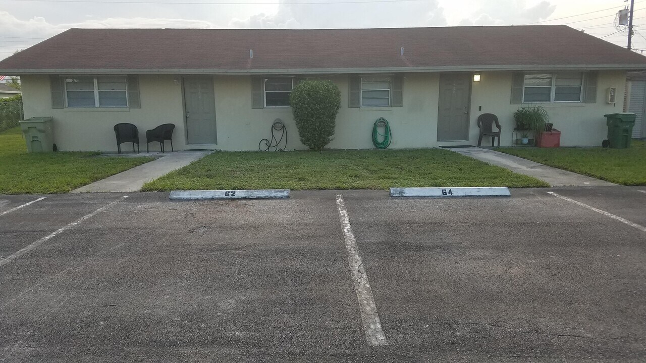 3962 Park Ln in West Palm Beach, FL - Building Photo