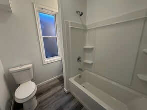 1603 Penn St, Unit 2 in Harrisburg, PA - Foto de edificio - Building Photo