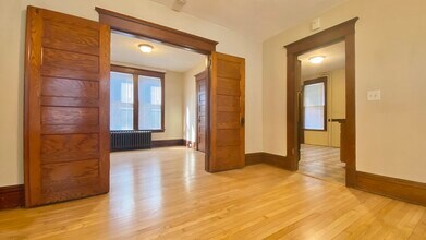 1105 Minnehaha Ave E, Unit #1 in St. Paul, MN - Building Photo - Building Photo