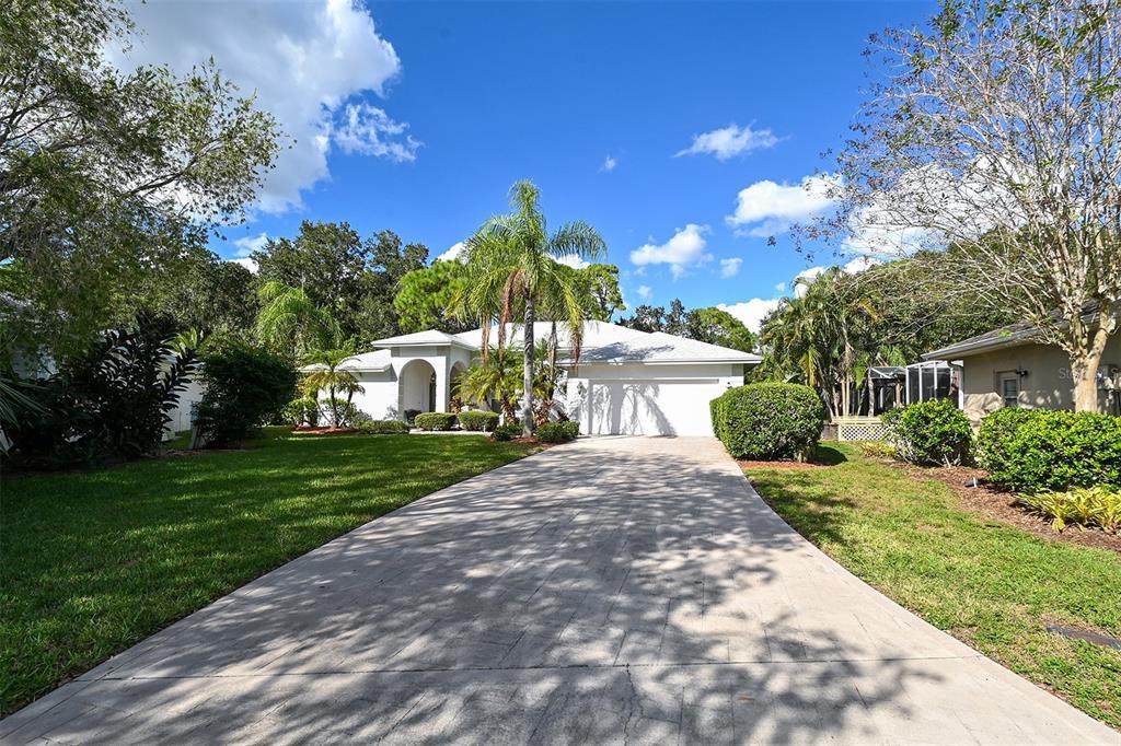 3866 Surrey Ct in Sarasota, FL - Building Photo