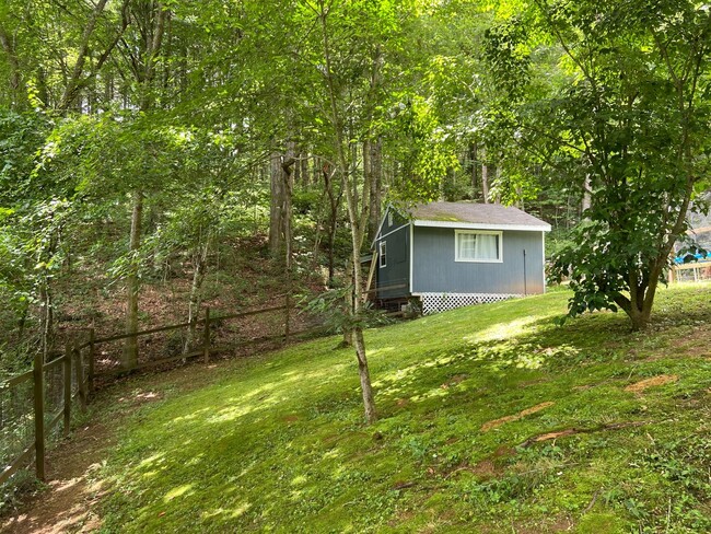 property at 207 Locust Crk Rd