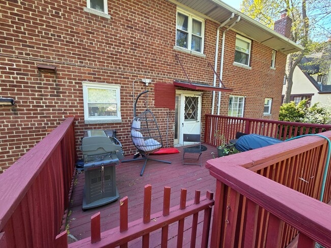 552 Manor Ridge Rd in Pelham Manor, NY - Foto de edificio - Building Photo