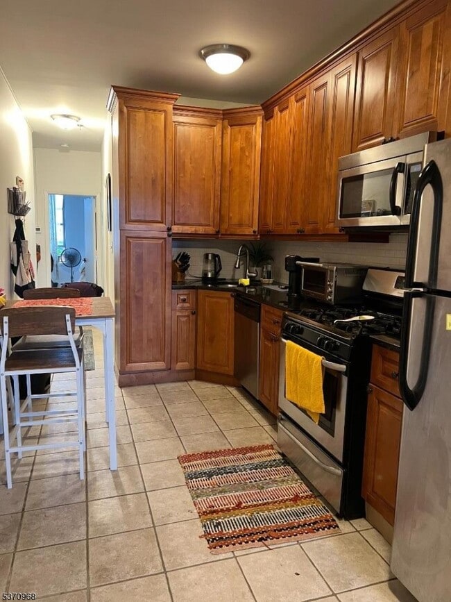 809 Park Ave in Hoboken, NJ - Building Photo - Building Photo
