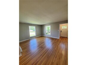 1408 Lake St NE in Hopkins, MN - Foto de edificio - Building Photo