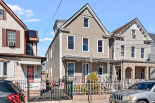 79 Irving St, Unit 2 in Newark, NJ - Building Photo