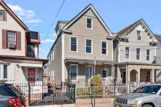 79 Irving St, Unit 2, Unit 2