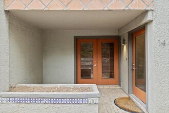 1101 Shoal Creek Blvd in Austin, TX - Foto de edificio - Building Photo