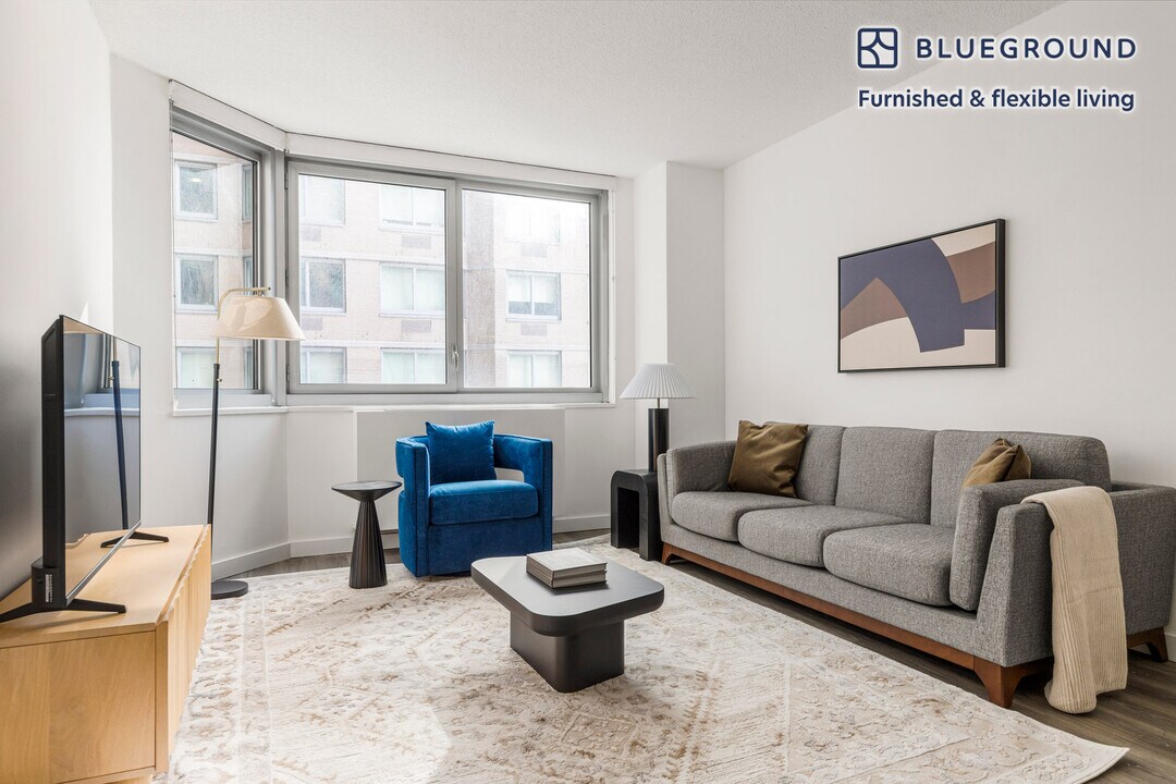 401 E 34th St in New York, NY - Building Photo