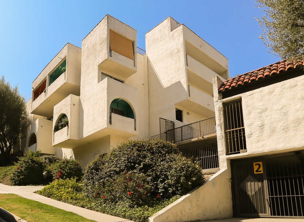 Knollbrook Falls Apartments in Rancho Palos Verdes, CA - Building Photo