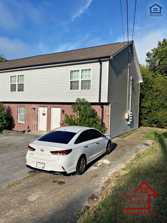 8746 Millard Lee Ln in Chattanooga, TN - Foto de edificio - Building Photo