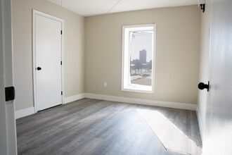 The LUXE Residences of Aurora 55+ Community in Aurora, IL - Foto de edificio - Building Photo