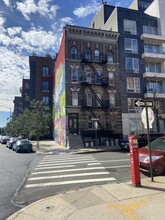 162 Dupont St in Brooklyn, NY - Building Photo - Primary Photo