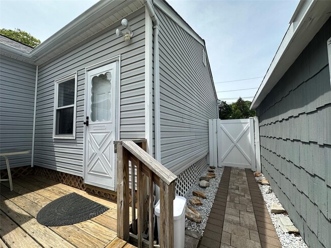 property at 75 Hammond Ln