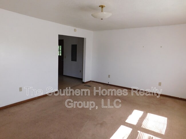 2439 Hwy 411 in Etowah, TN - Building Photo - Building Photo
