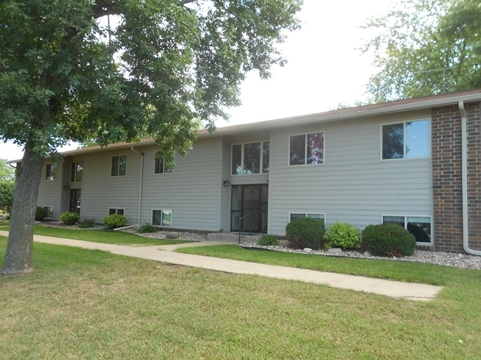 Kary House Apartments in Beresford, SD - Foto de edificio