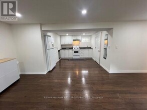 63 Taylor Rd in Ajax, ON - Building Photo - Building Photo